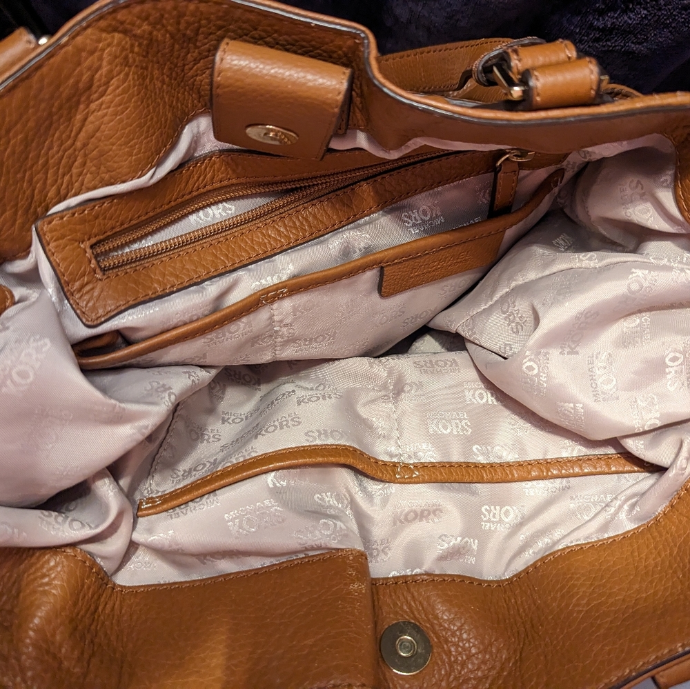 Michael Kors Tan Leather Gansevoort Tote Bag - Picture 7 of 13